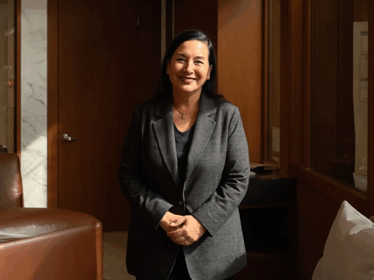 e8f0211292ce0aab21a49a12f2276c15